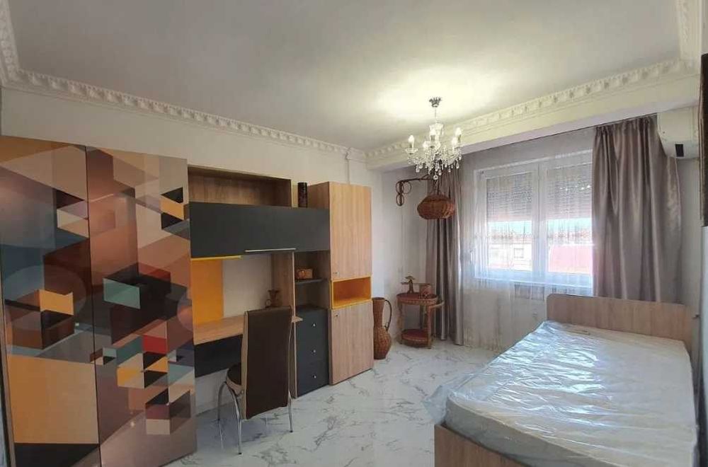 Дава се под наем Тристаен апартамент в Пловдив, Център - 74 кв.м за 214.2 € - Снимка #1