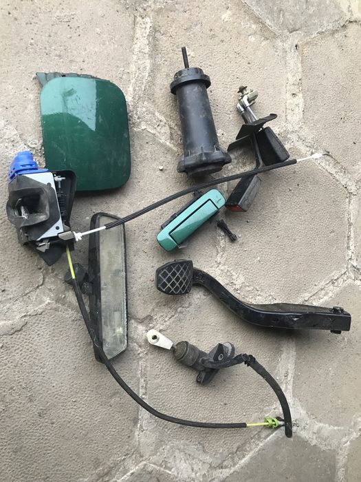 Ауди а4 б5 1.6 1998г.