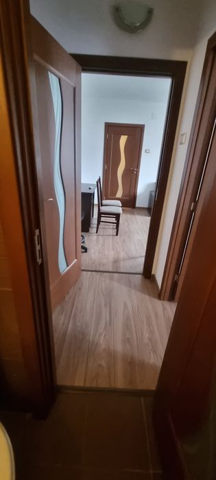 2 camere centru etaj 1