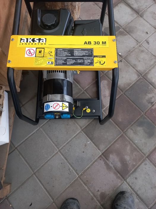 Продам бензогенератор  AKSA AB 30
