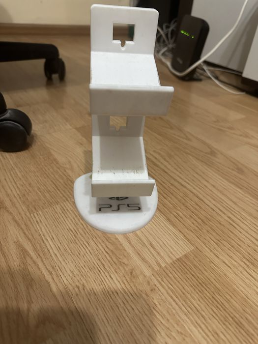 PS5 диск едишън + 3 джойстика + 7 игри