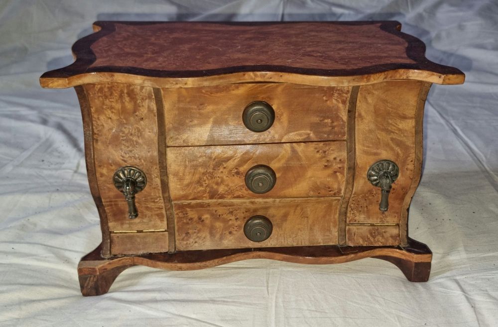 Cutie de bijuterii vintage din radacina de thuya