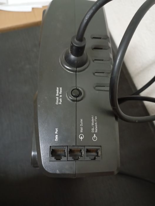 Vînd APC  ups 550