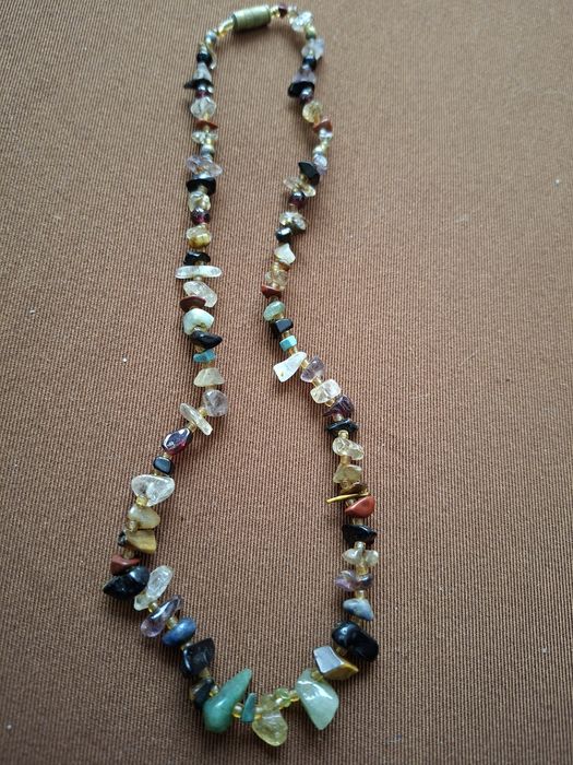 Сребърни бижута,колие с полускъпоценни камъни.