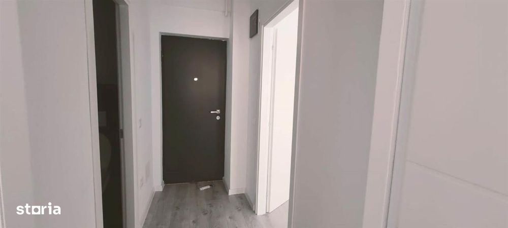 1 Cam Decomandat Capt Cug Visoianu Etaj Intermediar