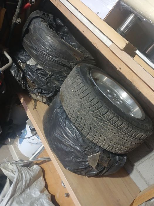 Продам дискии с резинои 205/55/R16.