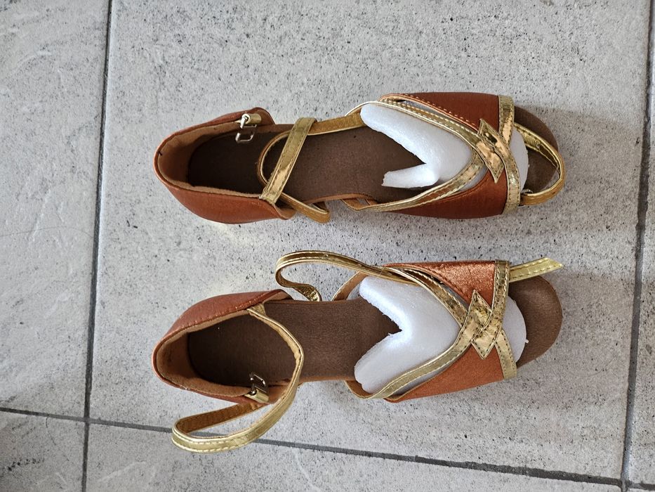 Детски обувки за танци