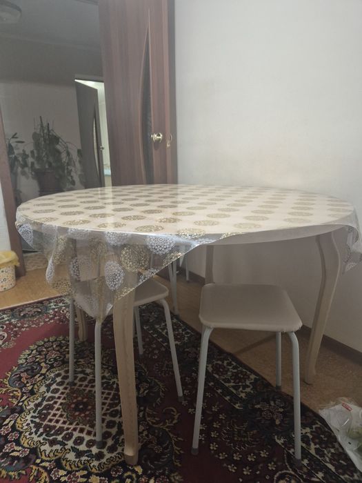 Продам круглый деревянный стол-трансформер