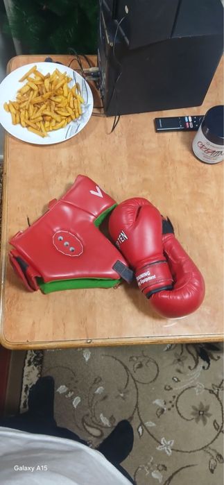 Boks perchatka shlem