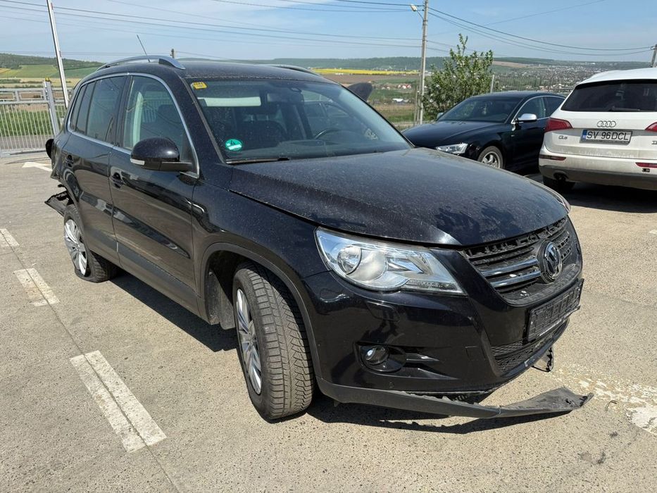 Dezmembrez Vw tiguan negru lc9x 2011 2.0 tdi CFFB volan stanga