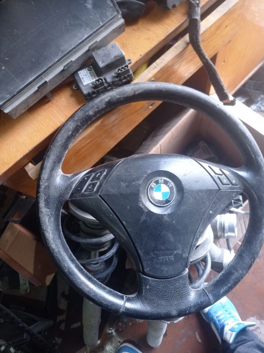 От е 60 амартизатор и много запчастей