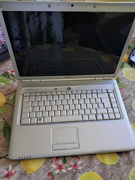 Продавам лаптоп DEEL 15 инча