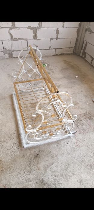 Қолшатырдан жасалған брошь