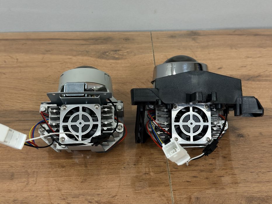 Продам на Камри 70 Линзы новые