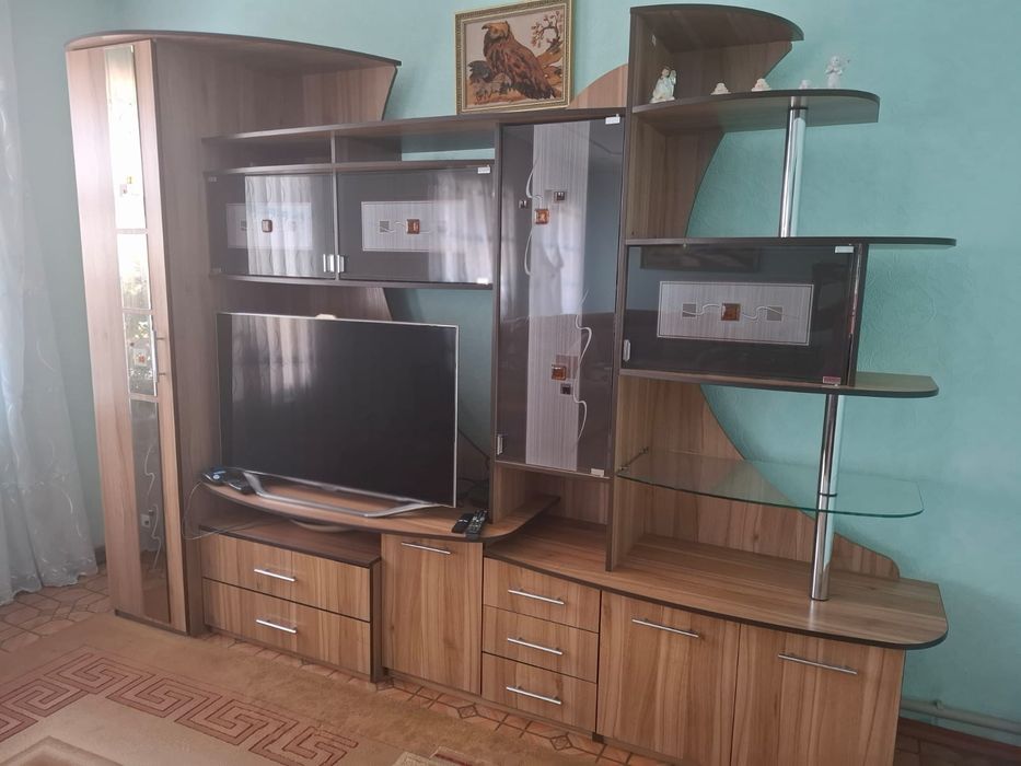 Продам белорусскую стенку для гостиной