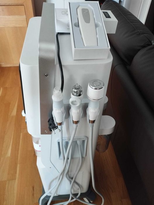Aparat profesional dermabraziune Divina Pro 2025