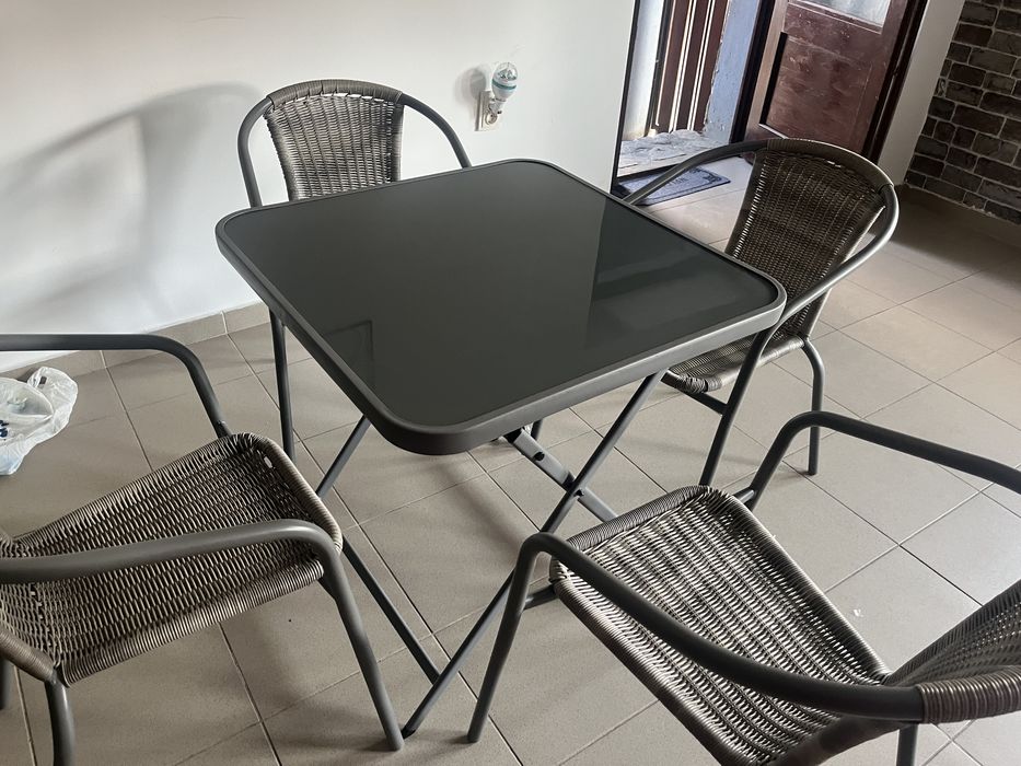 Mese si scaune de vanzare mega oferta