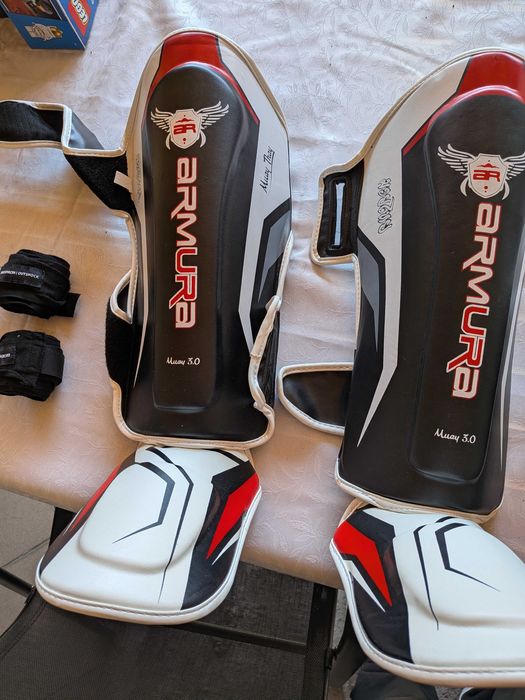 echipament Muay Thai / Kickboxing