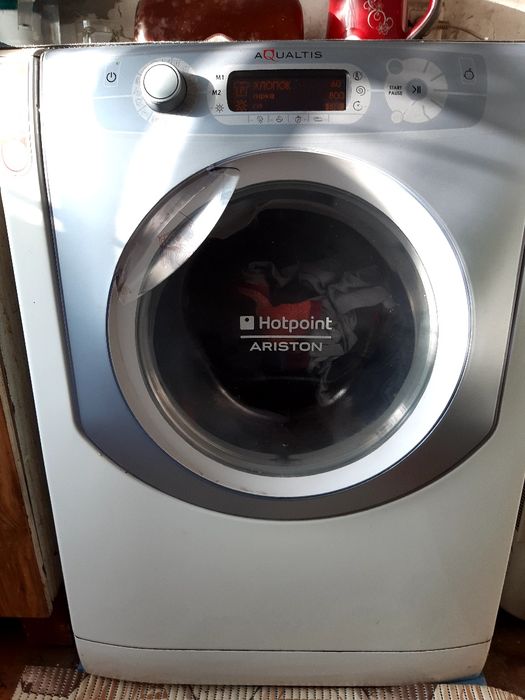 Стирально - сушильная машинка Ariston