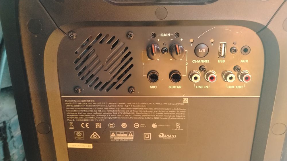 Продам JBL partybox 1000