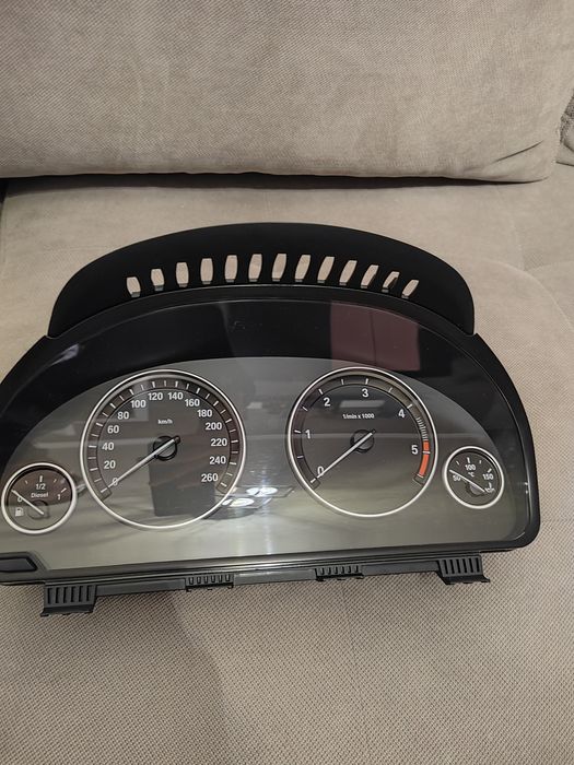 Аналогово  дизелово табло за бмв ф10 ф11