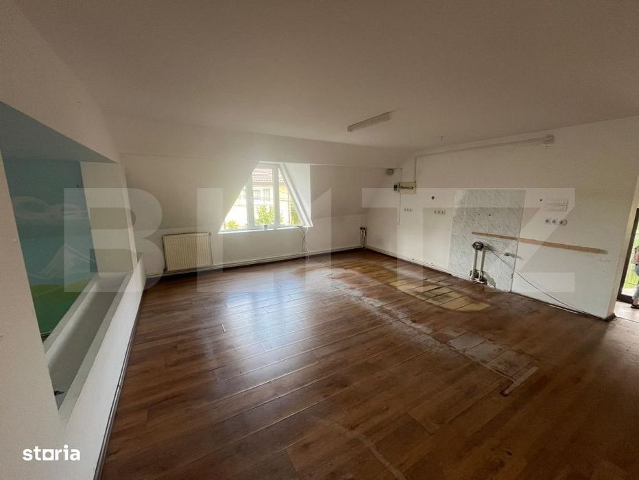 Mansarda spatiu birou/afacere, zona Judecatorie