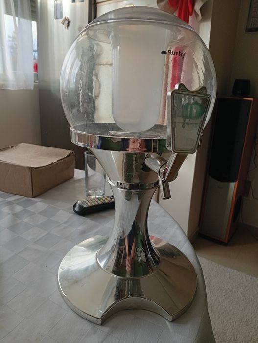 Диспенсър за студени напитки