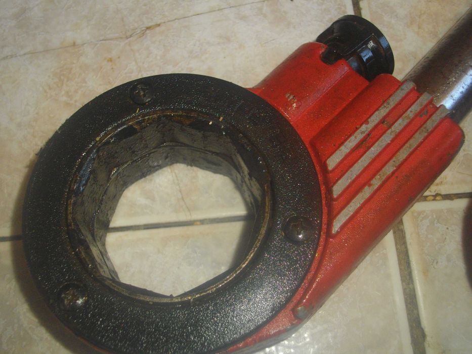 Винтонарезка 2"/Ножове PROKOM/ Плашка/ROTHENBERGER Ключ/Тръборез/Куфар