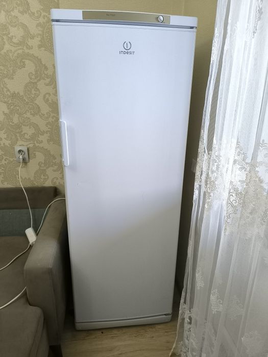 Продам морозильную камеру