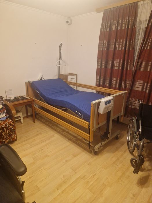 1  PAT  ELECTRIC  PENTRU  BOLNAVI  dotat cu toate facilitățile necesa