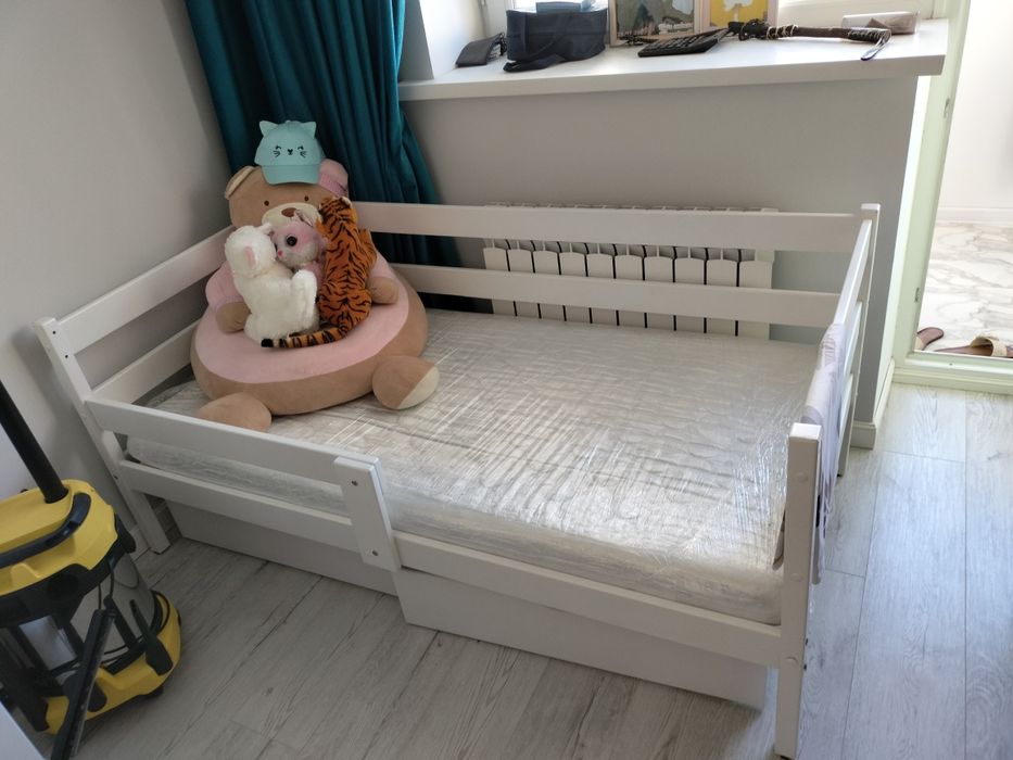 Детская кровать б/у