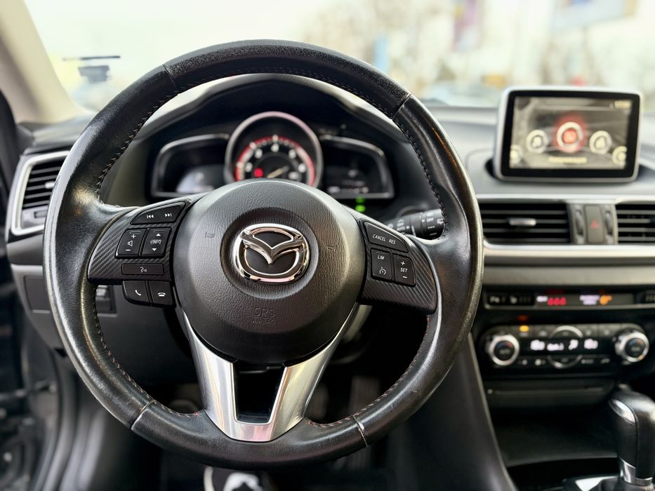 Продавам Мазда 3 skyaktive