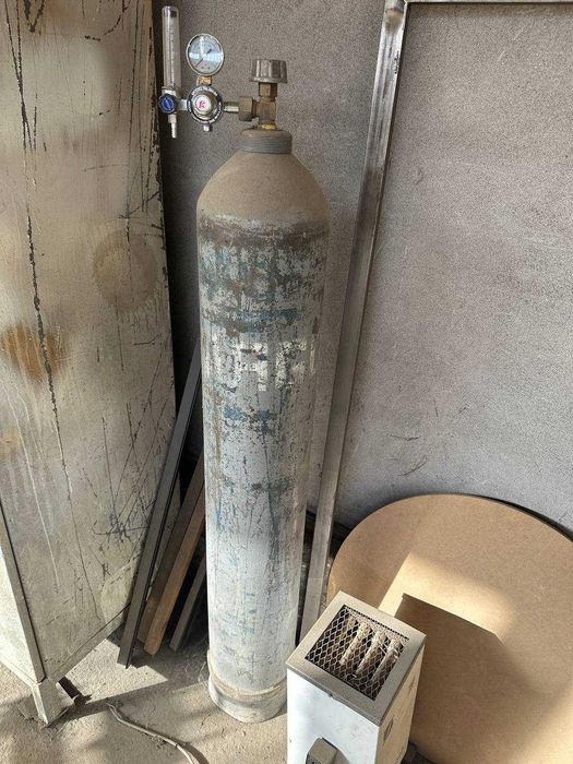 Svarka uchun uskunalar sotiladi.