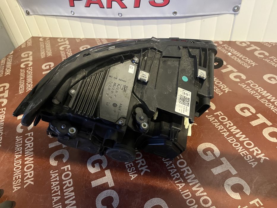 Фар VW T6 ляв LED ляв и десен