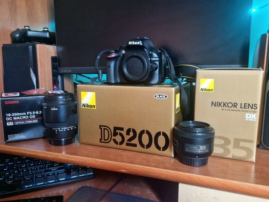 Nikon D5200 cu 2 obiective