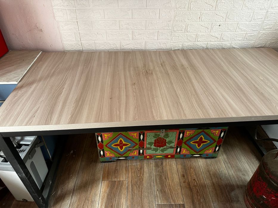 Продам столы 2 метра