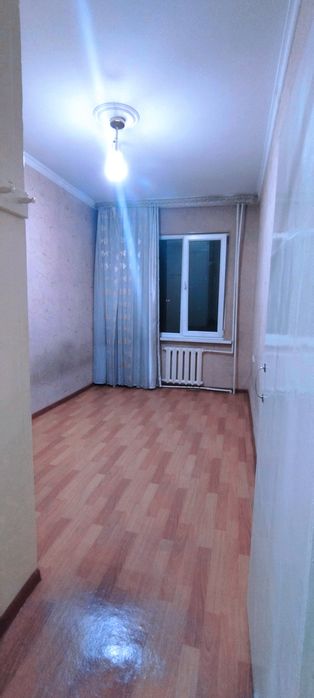 Юнусабад-11, 4/1/4, балкон 1,5х6