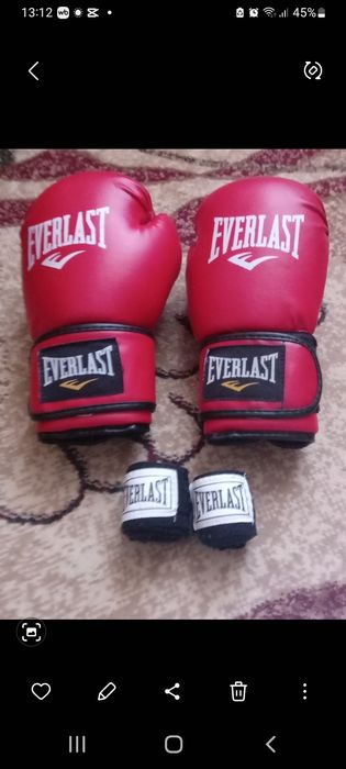 Спортивнная одежда и аксесуары