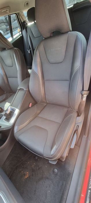 Interior Volvo V60 R Design cu incalzire