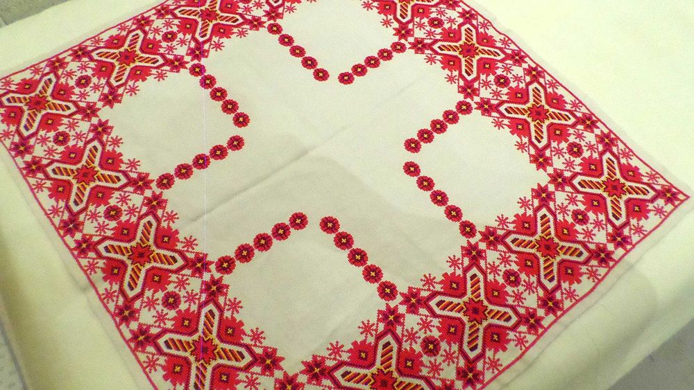 Карета българска бродерия