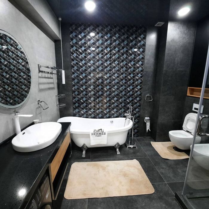 Продается 4х ком квартира в новостройке, ор-р: метро Ойбек, 130м²