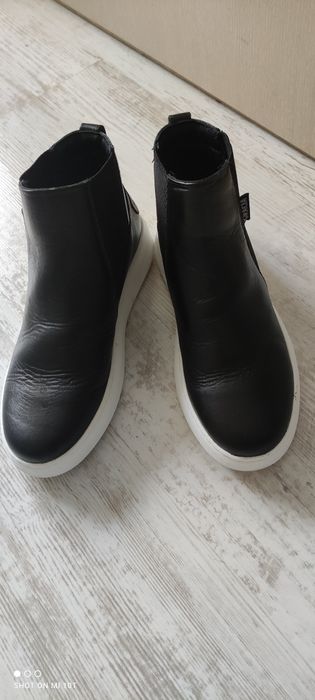 Дамски черни кецове