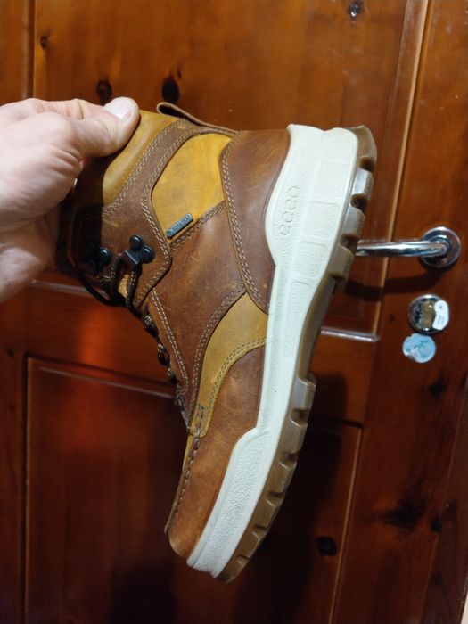 Резервирани.Ecco Track Gore-tex. 42нм. 27,0см.