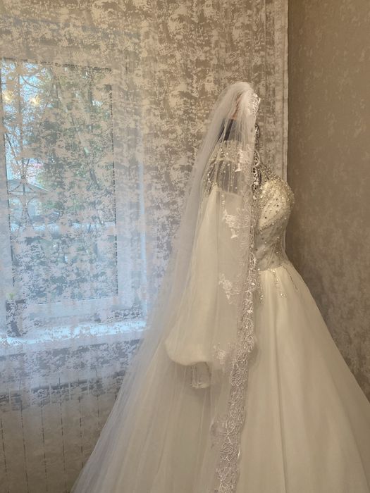 Продам свадебные платья