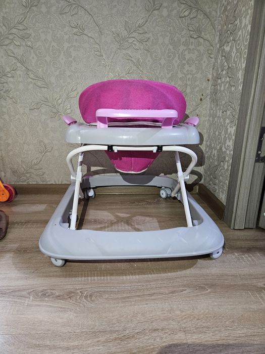 Ходунки для девочки,буквально новые