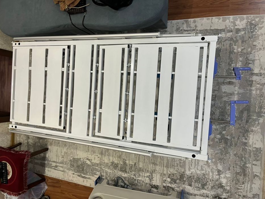 Медицинская кровать