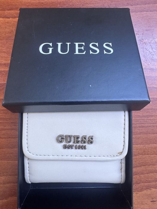 Guess-компактен мини портфейл