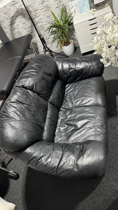 Canapea piele neagra