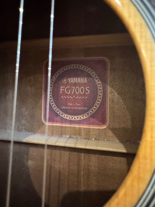 Акустическая гитара Yamaha FG700S