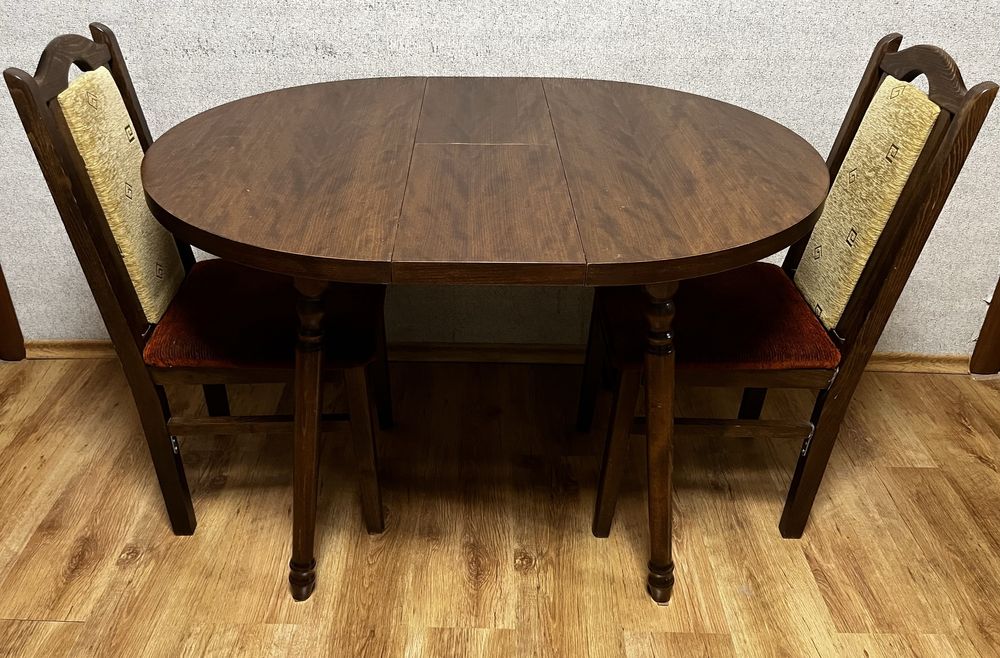 Трапезна маса разтегателна + два стола